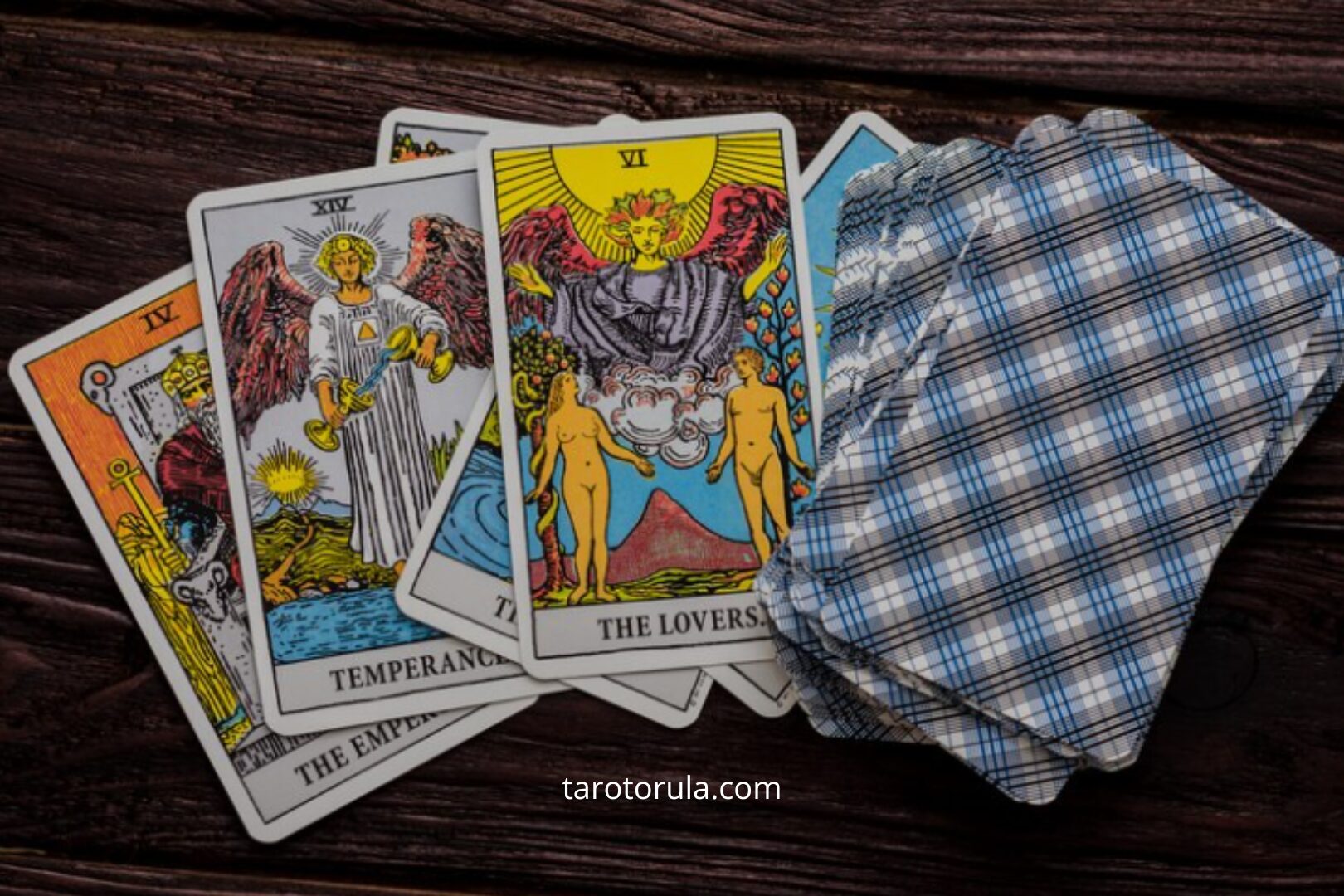 mejores videntes de agosto, baraja de tarot, tarot rider waite